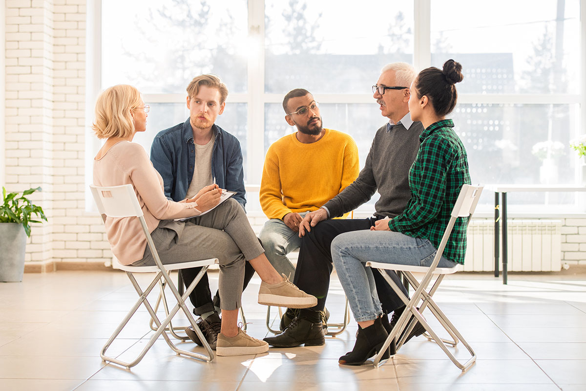 group discussing an alcohol addiction treatment center in Alpharetta GA