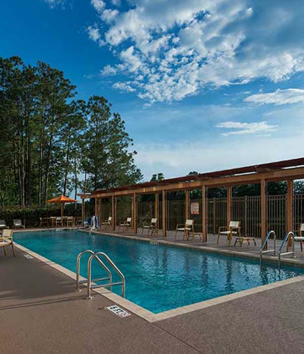 outdoor pool at Lakeview Health