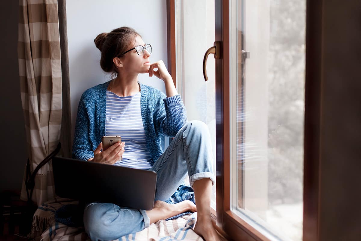 woman knowing she needs to begin prioritizing treatment during a pandemic